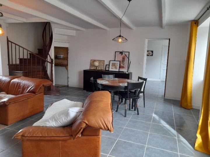 Vila La Campagne De Bas Heugueville-sur-Sienne Exteriér fotografie